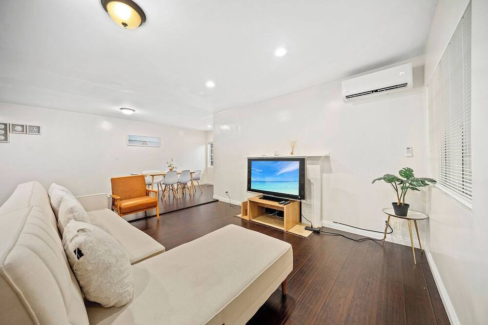 Photo of Livingroom in Monterey Park