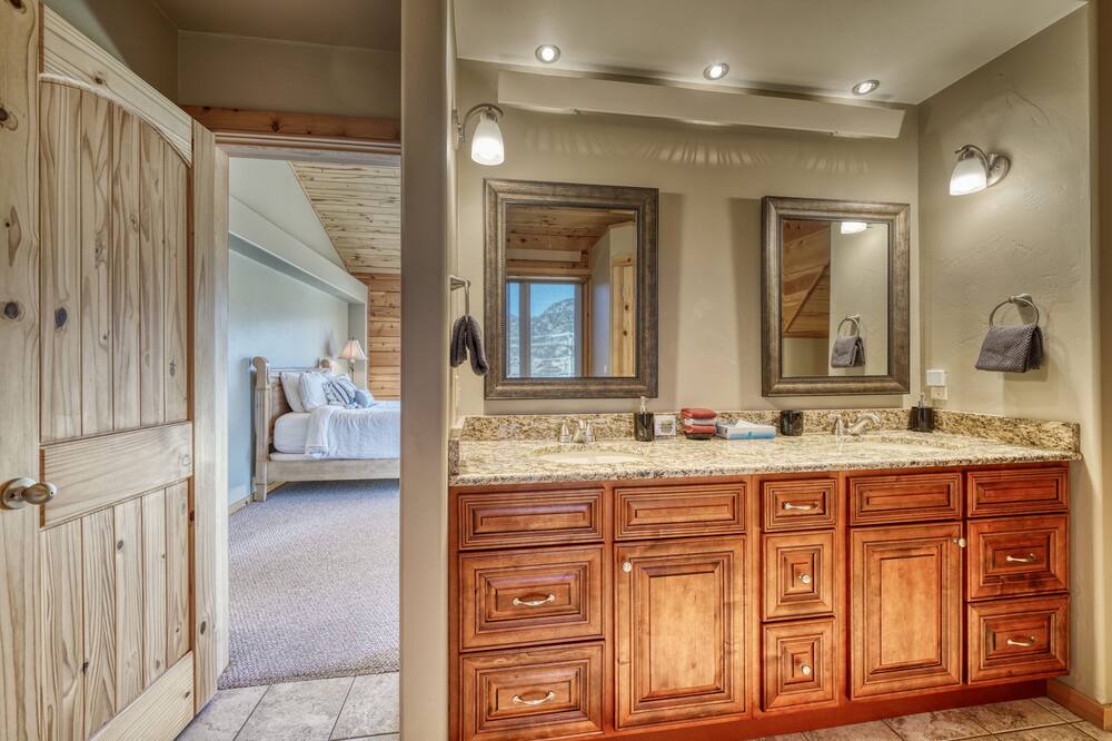 Photo of Bathroom in Salida