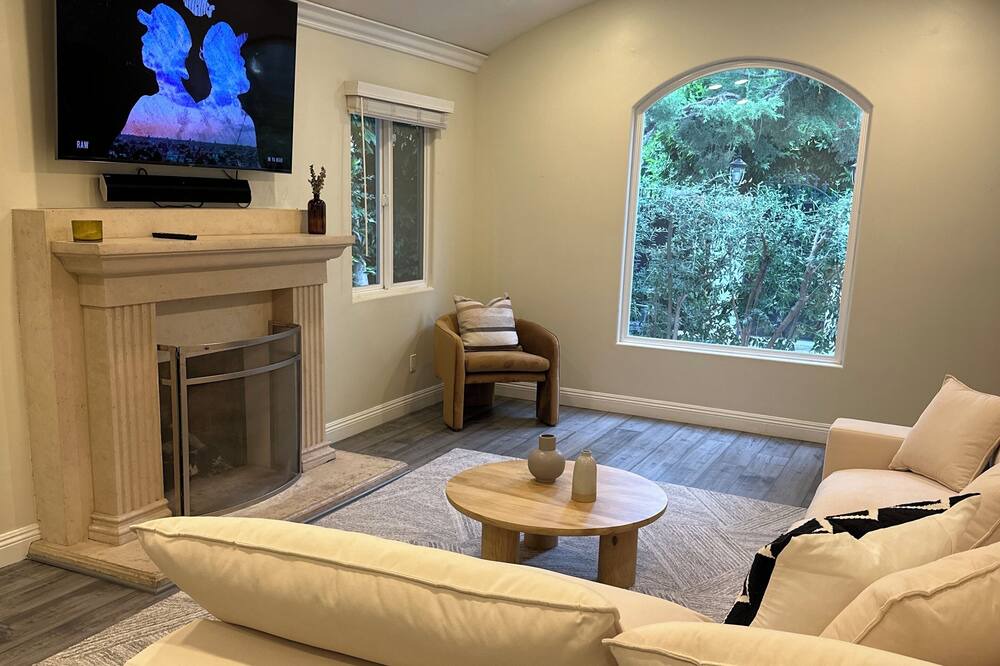 Photo of Livingroom in Tri-West