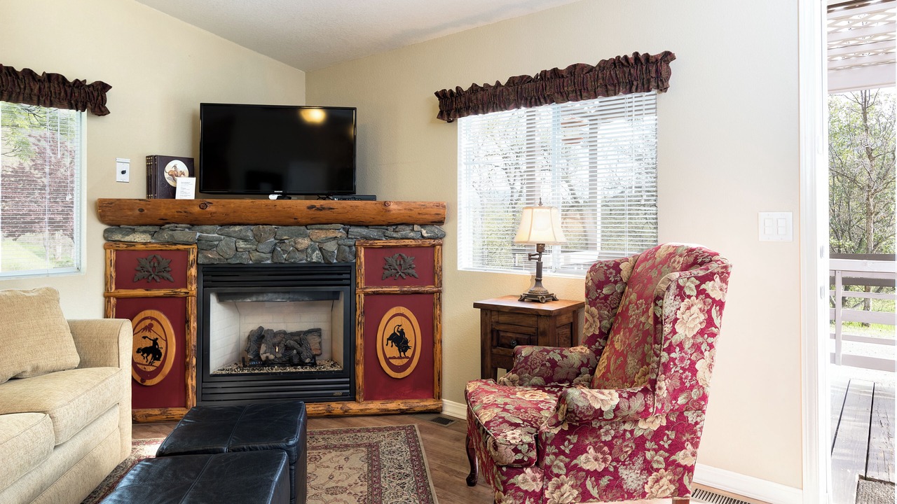 Photo of Livingroom in Ahwahnee