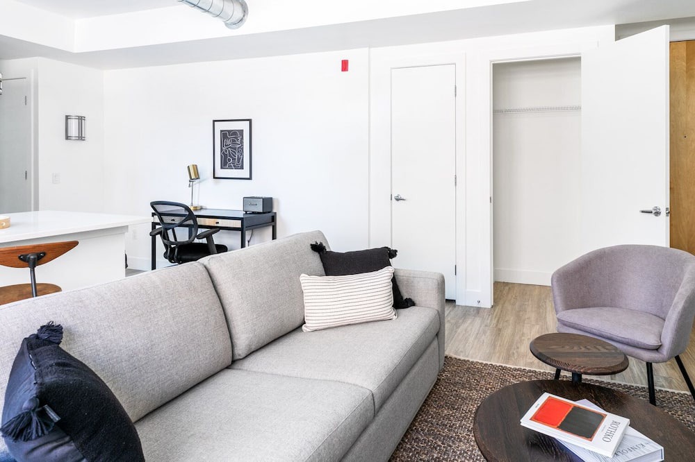 Photo of Livingroom in University Park