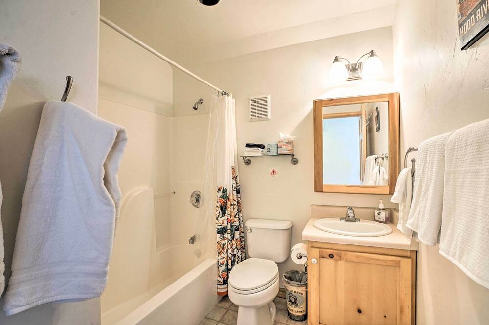 Photo of Bathroom in Redstone