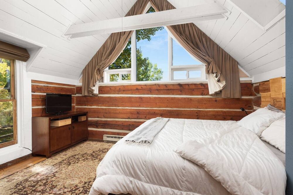 Photo of Bedroom in Snowmass Village