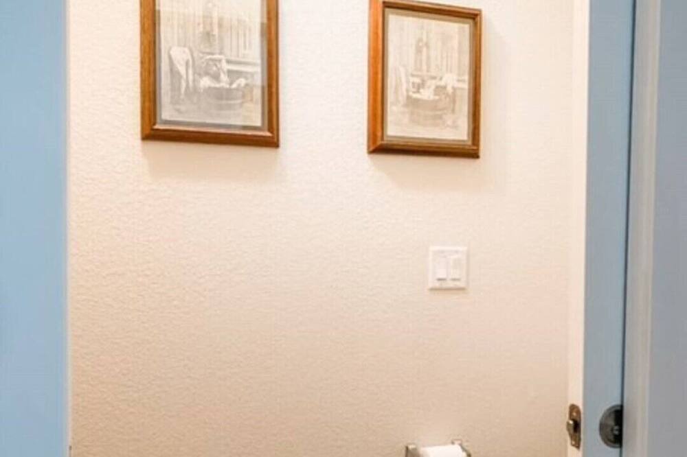 Photo of Bathroom in Dyer