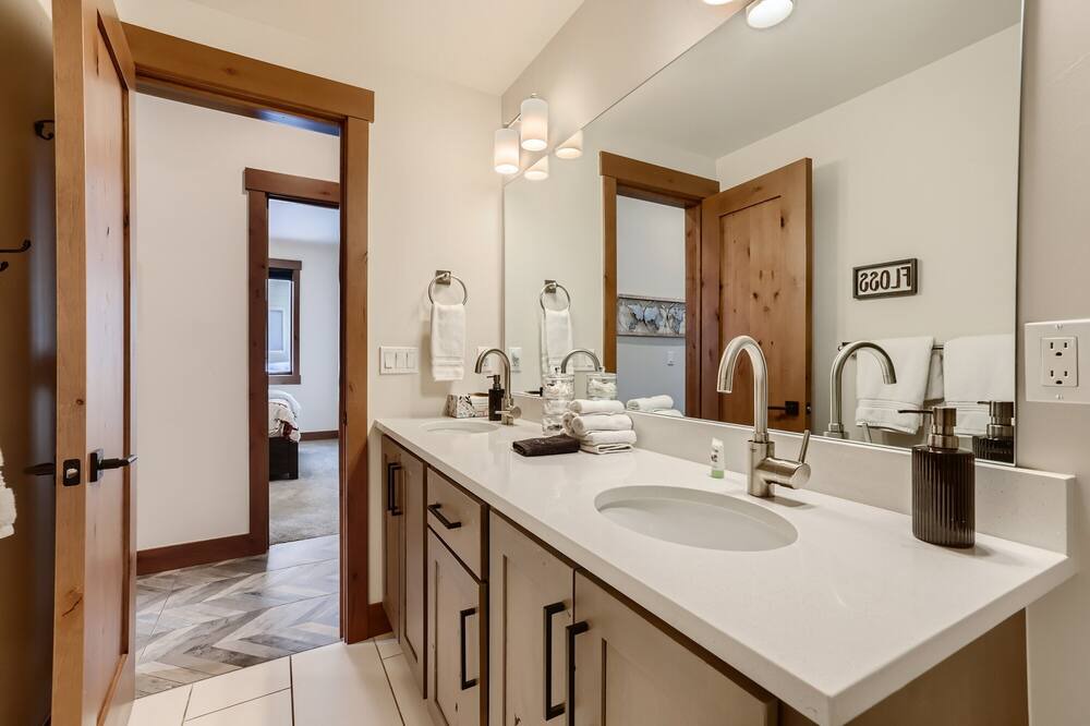 Photo of Bathroom in Silverthorne