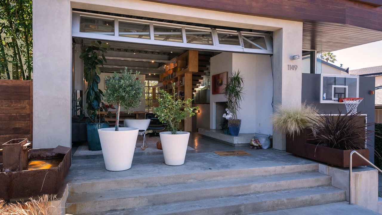 Photo of Patio Balcony in Tree Section