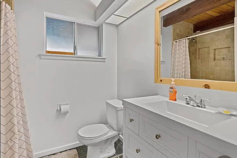 Photo of Bathroom in Lake Arrowhead