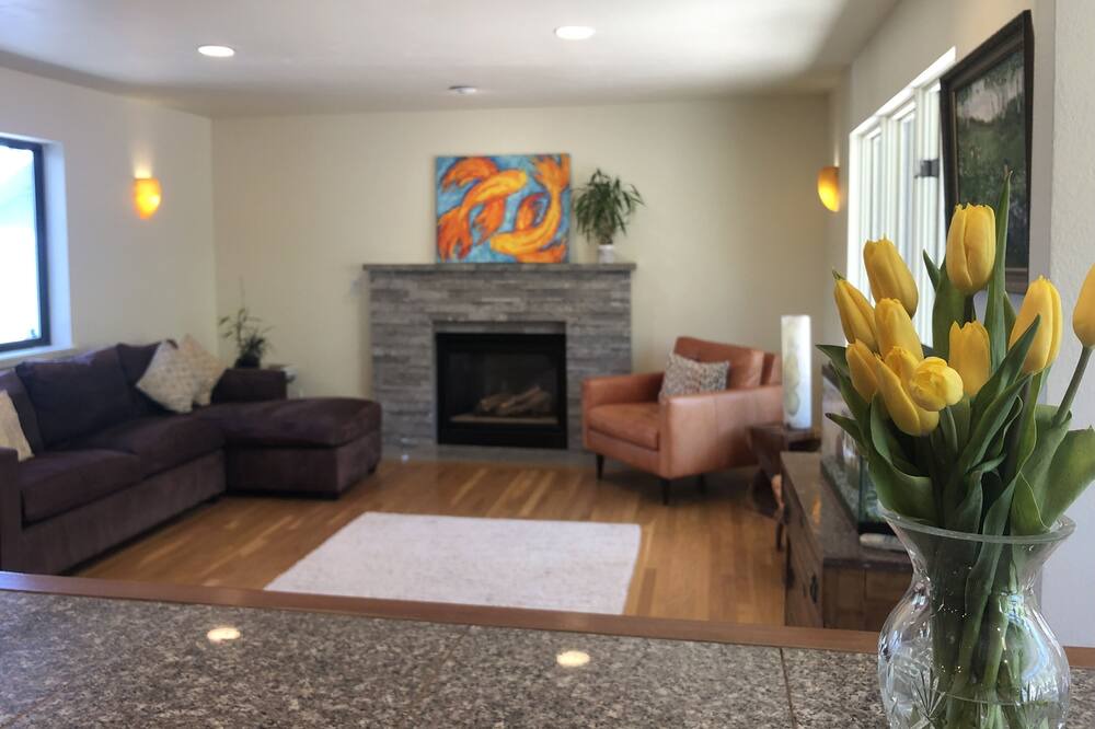 Photo of Livingroom in Ridglea Hills