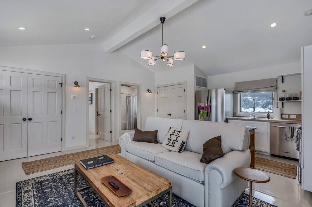 Photo of Livingroom in Brush Creek Village