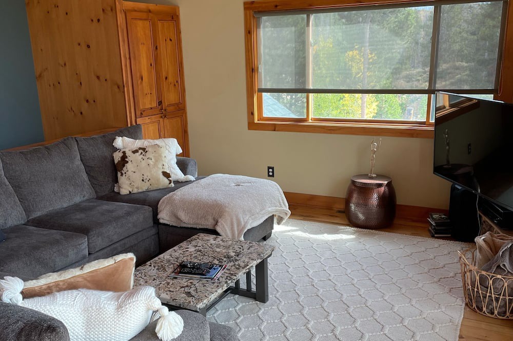 Photo of Bedroom in Grand View Highlands