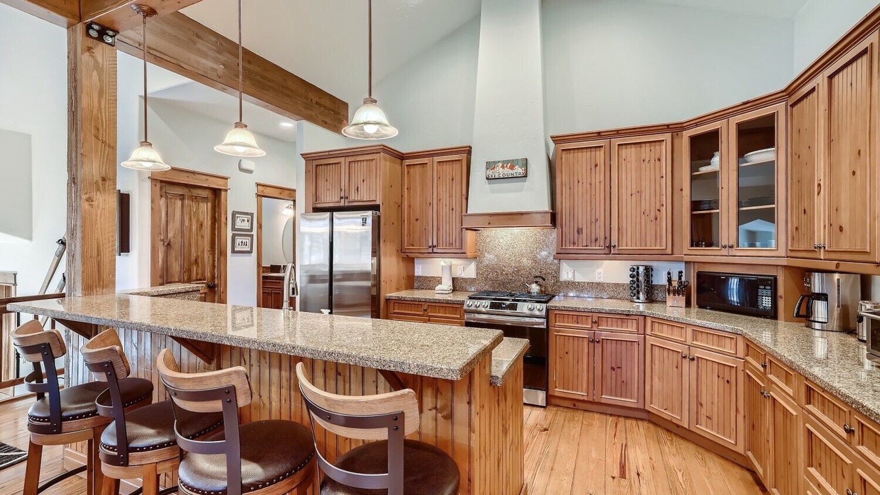 Photo of Kitchen in Peak 8