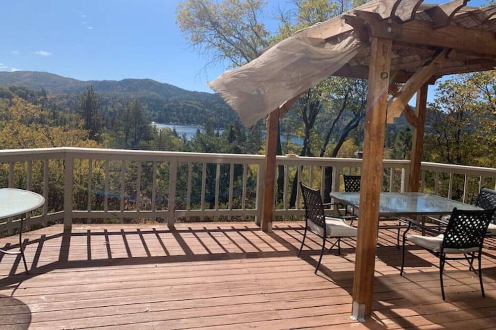 Photo of Patio Balcony in Lake Arrowhead