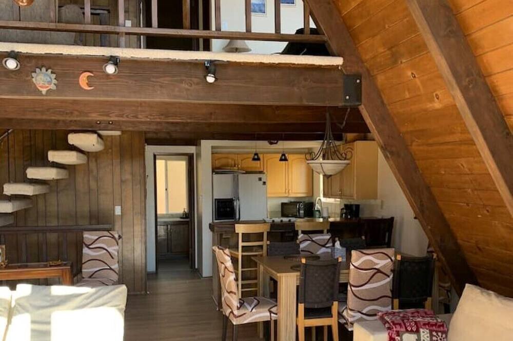 Photo of Livingroom in Lake Arrowhead
