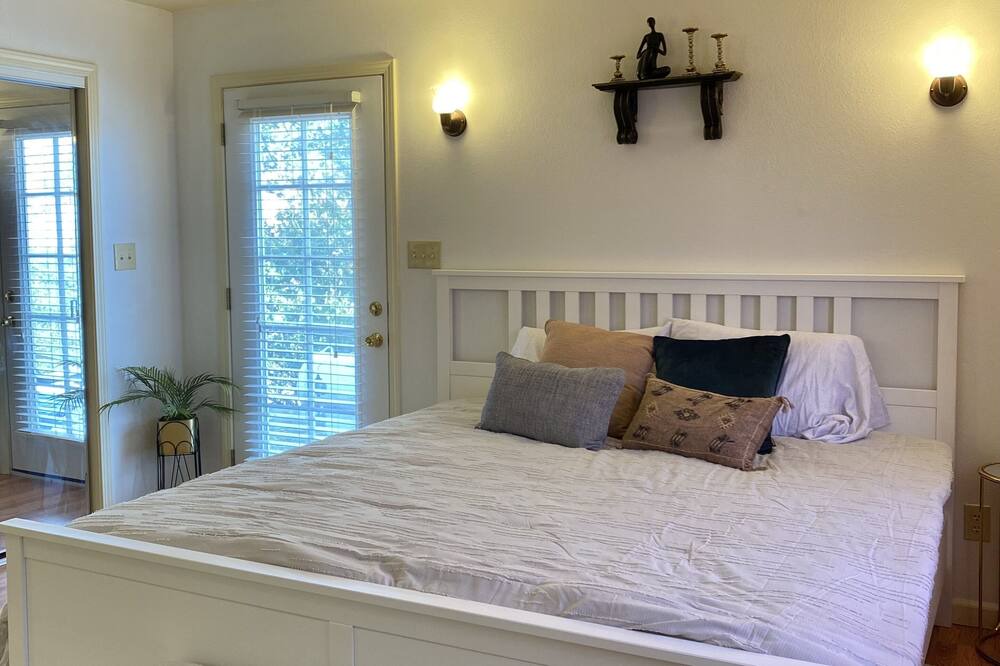 Photo of Bedroom in Wofford Heights