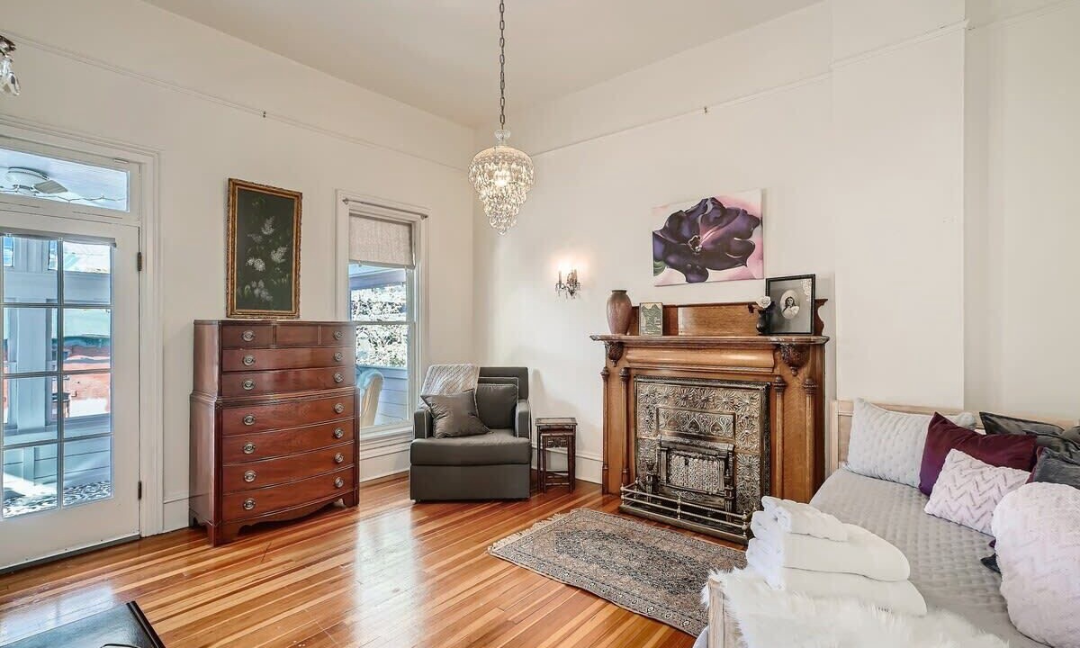 Photo of Livingroom in Five Points