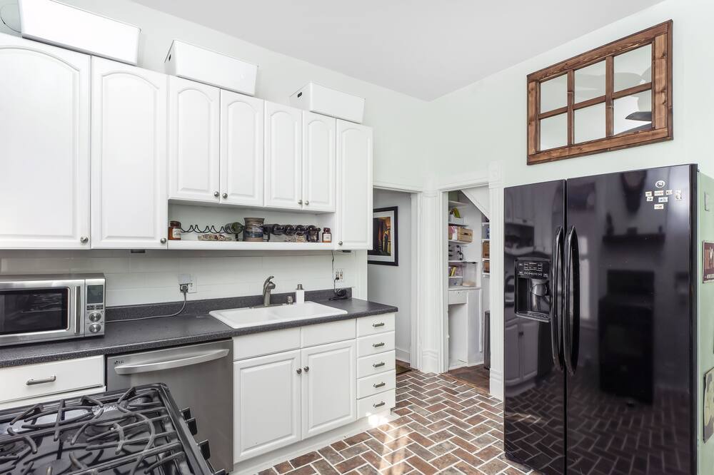 Photo of Kitchen in Central City