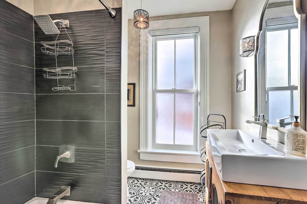 Photo of Bathroom in Central City