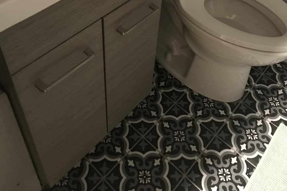 Photo of Bathroom in Maple Heights