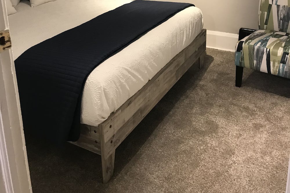 Photo of Bedroom in Maple Heights