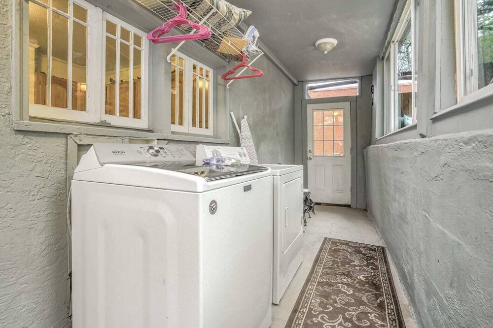 Photo of Bedroom in Manitou Springs Historic District