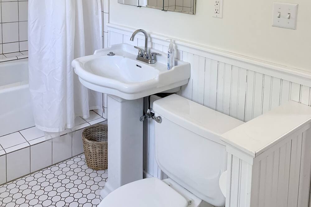 Photo of Bathroom in Lake Hughes
