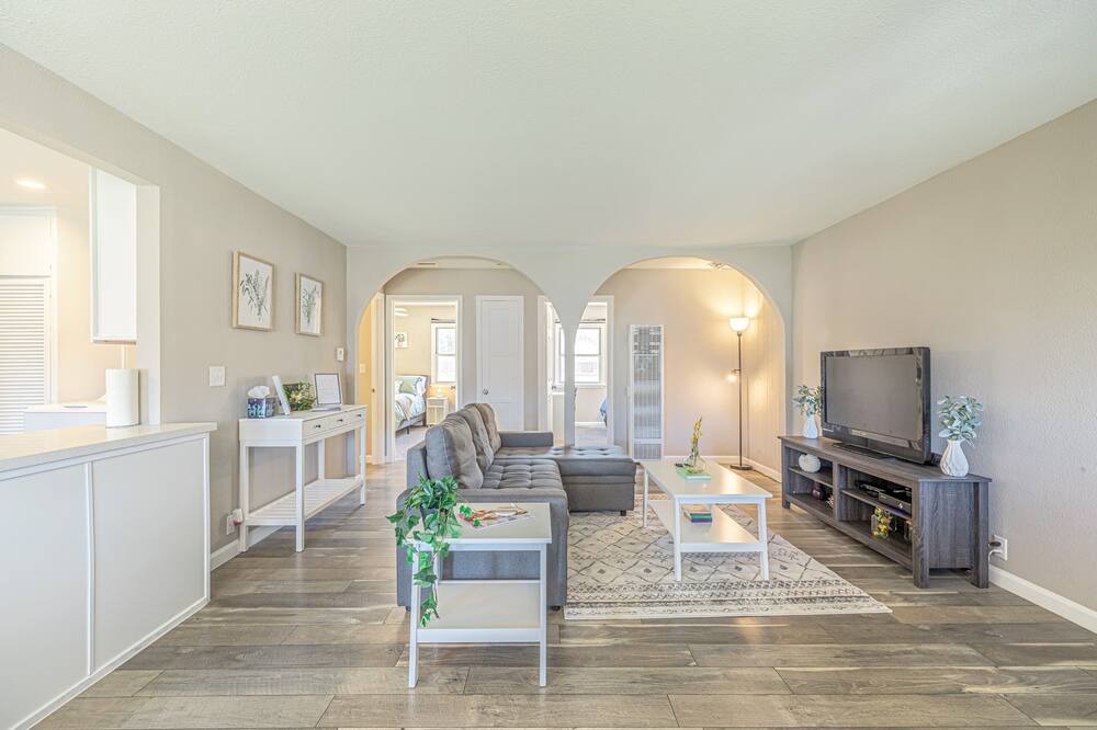 Photo of Livingroom in Palmdale