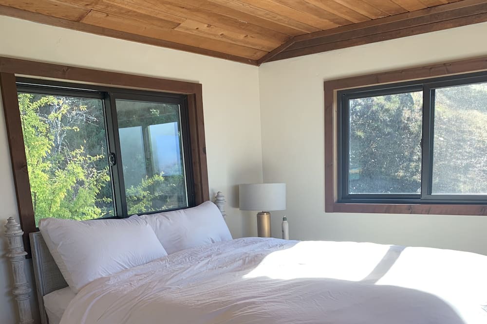 Photo of Bedroom in Garberville