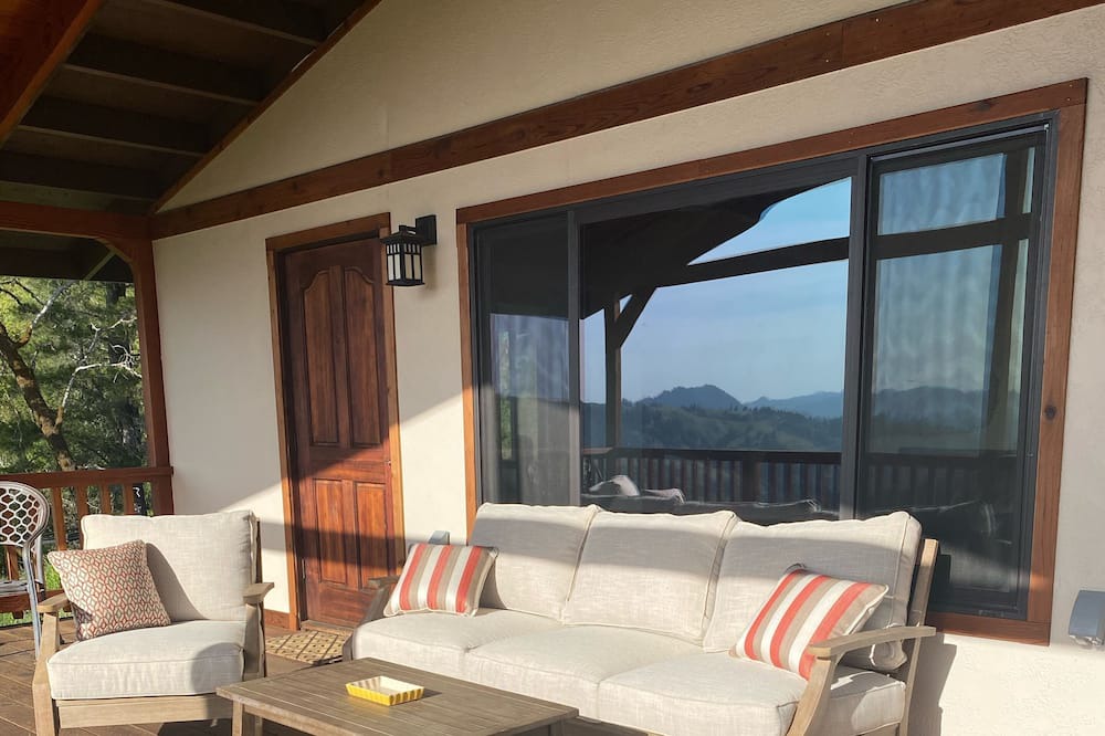 Photo of Patio Balcony in Garberville
