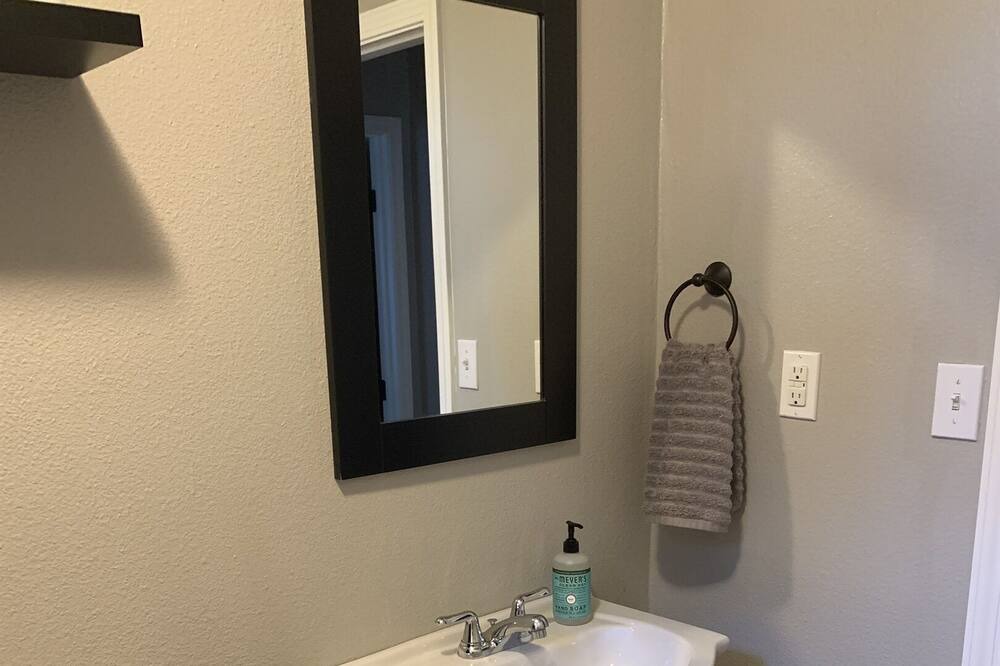 Photo of Bathroom in Fruitvale