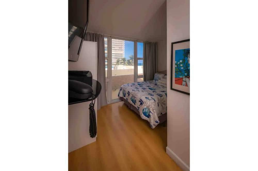 Photo of Bedroom in Bermuda Riviera
