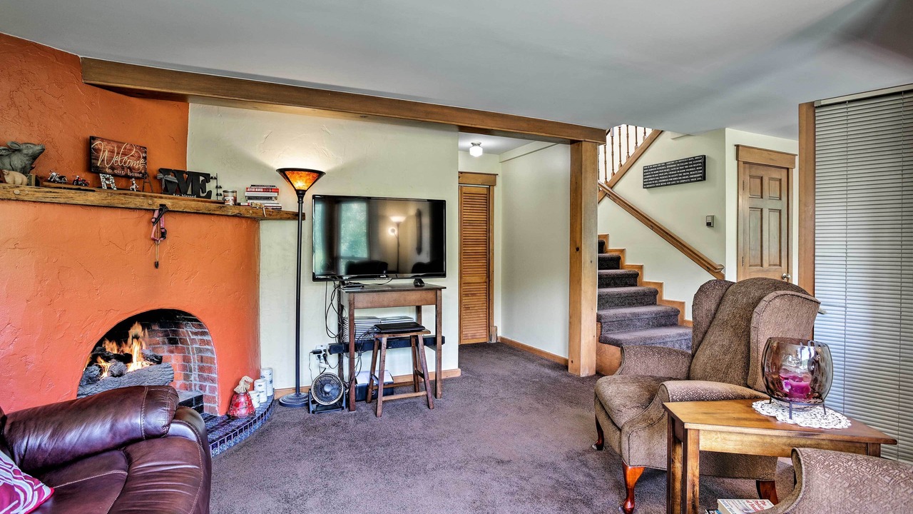 Photo of Livingroom in Central City