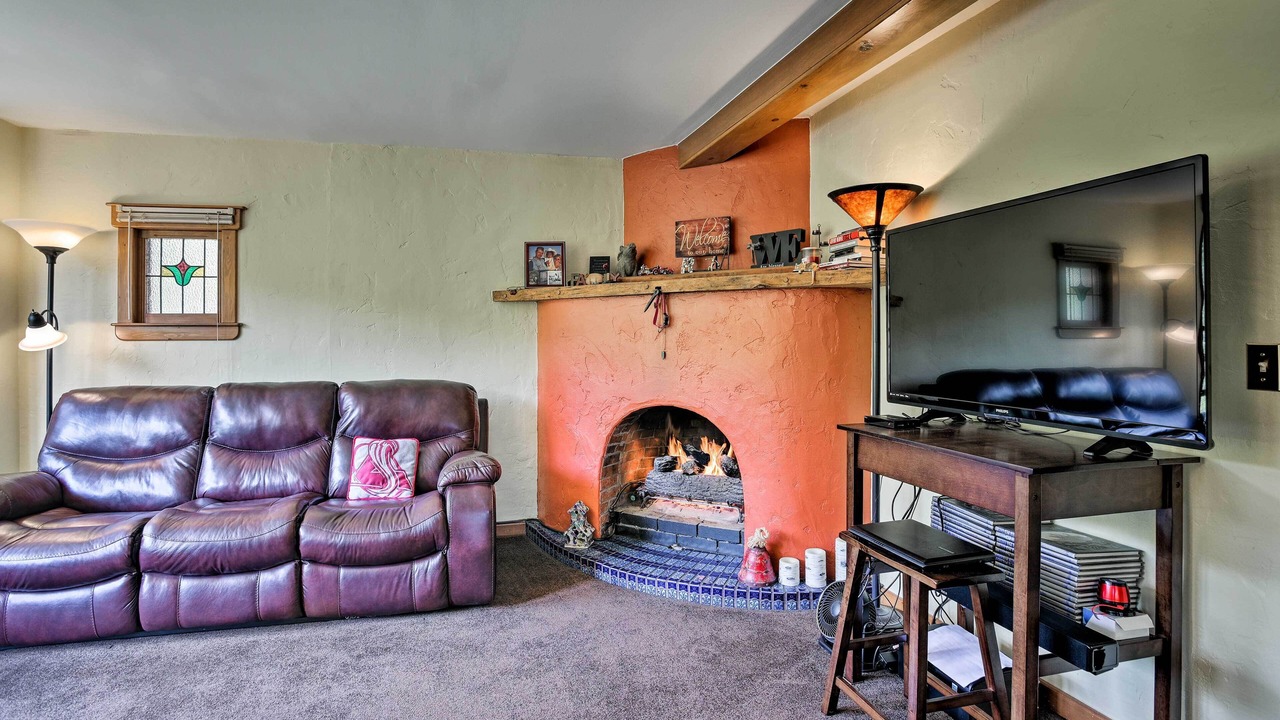 Photo of Livingroom in Central City