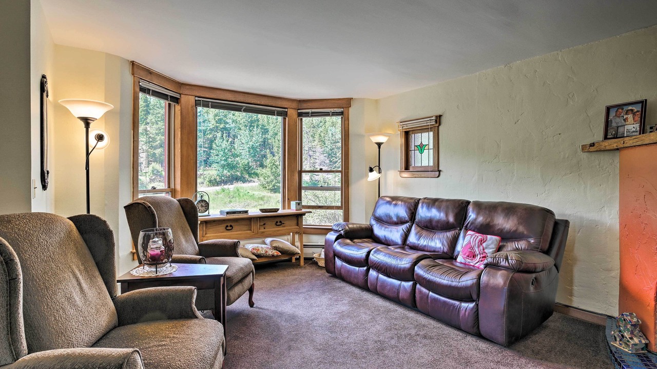 Photo of Livingroom in Central City
