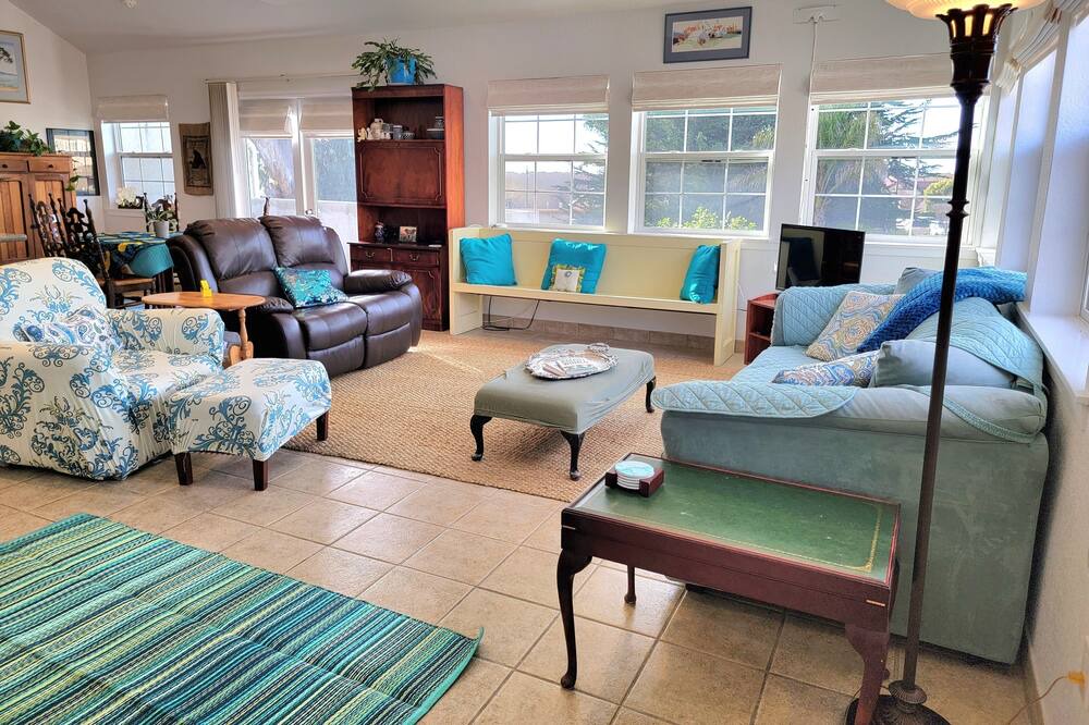 Photo of Livingroom in Grover Beach