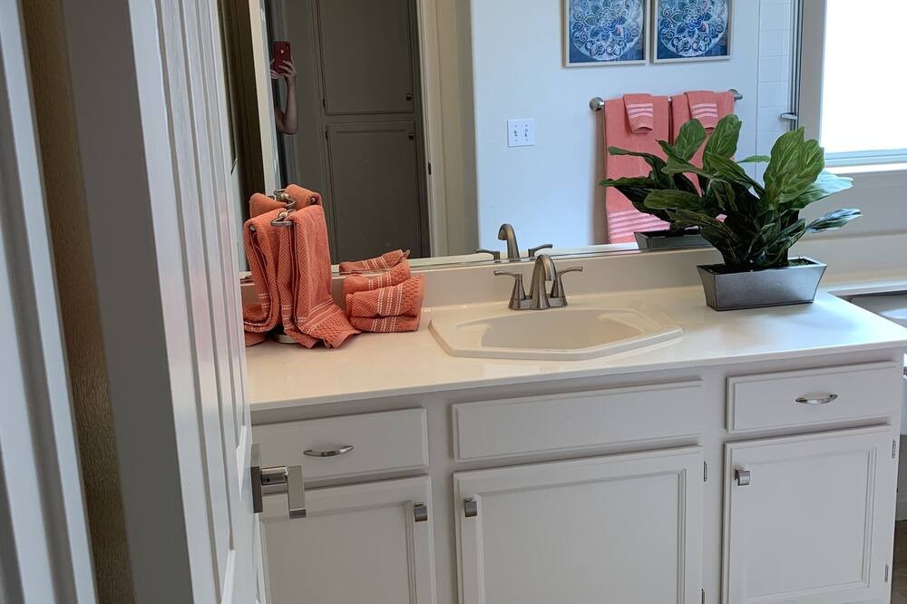 Photo of Bathroom in Summerlin