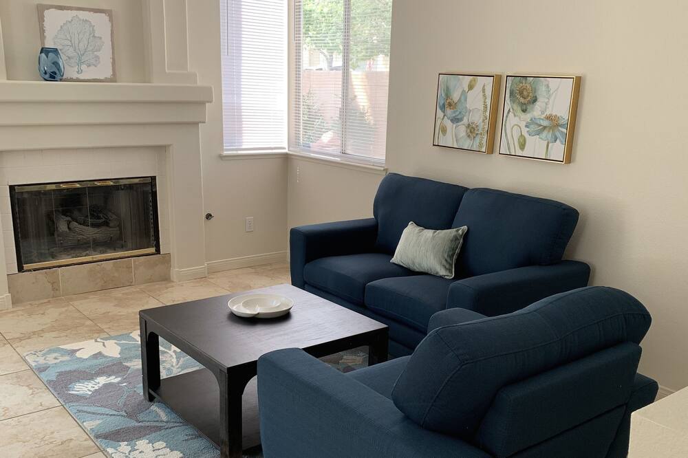 Photo of Livingroom in Summerlin
