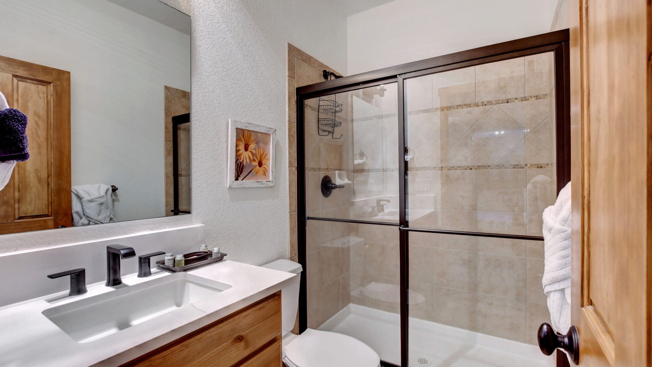 Photo of Bathroom in Rendezvous
