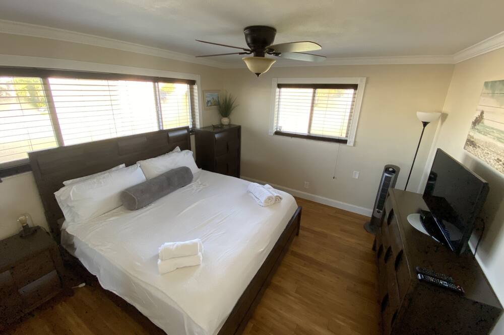 Photo of Bedroom in Harbor Village