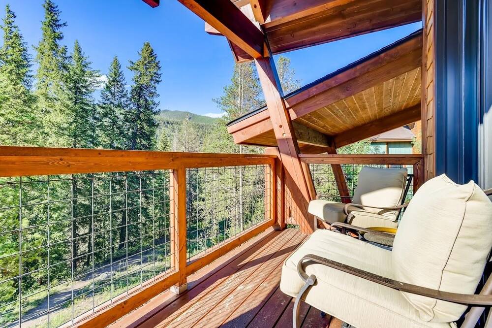 Photo of Patio Balcony in Lakeside Village