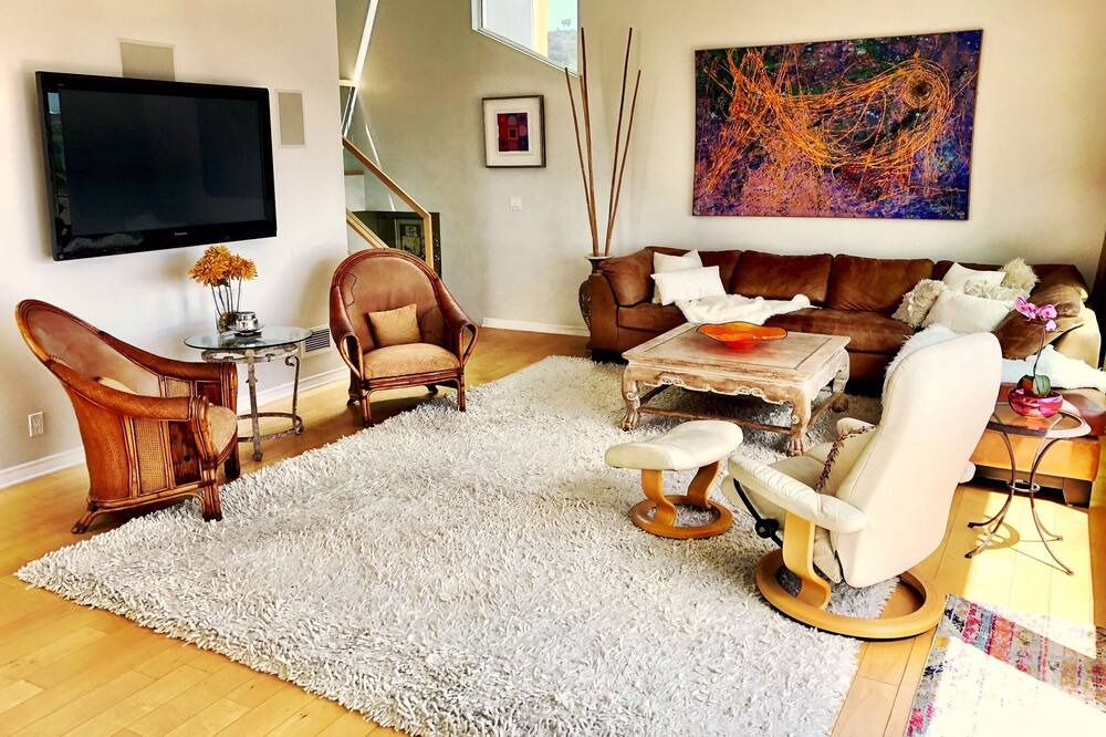Photo of Livingroom in Mystic Hills