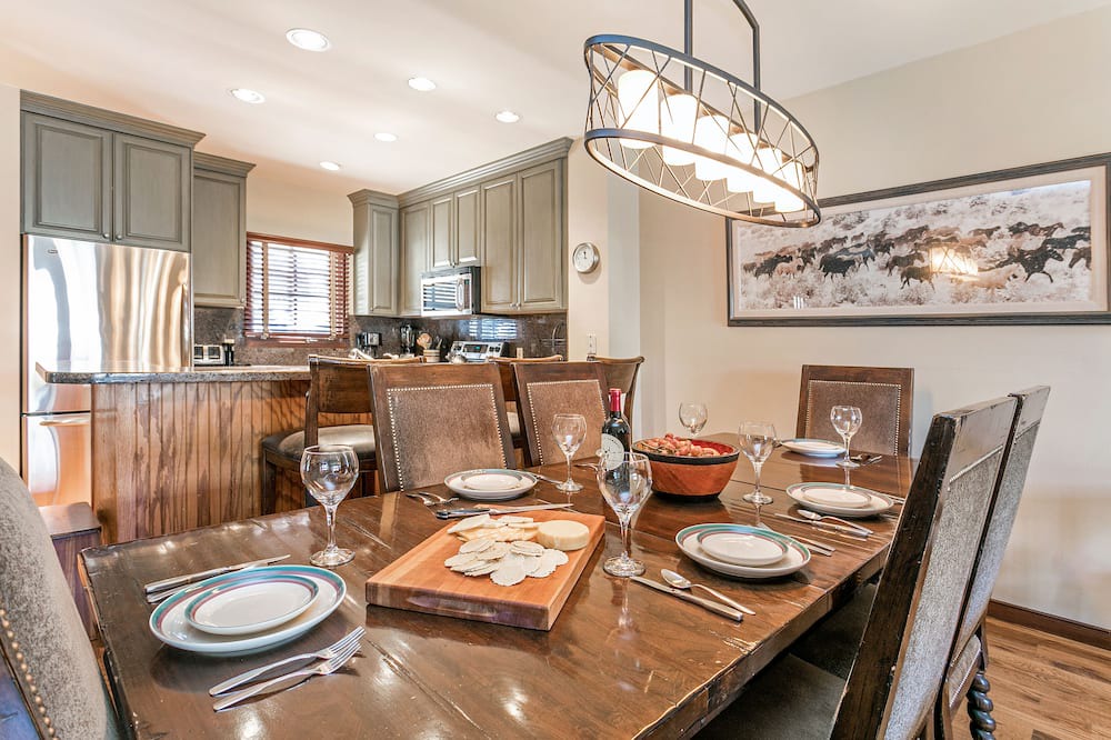 Photo of Kitchen in Highlands Townhomes