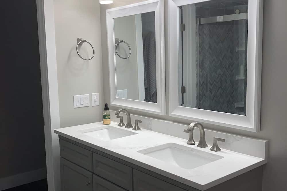 Photo of Bathroom in Warrior's Mark