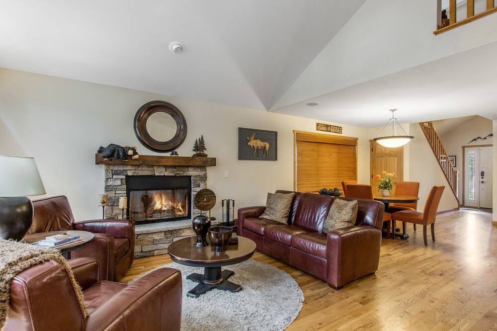 Photo of Livingroom in Estes Park
