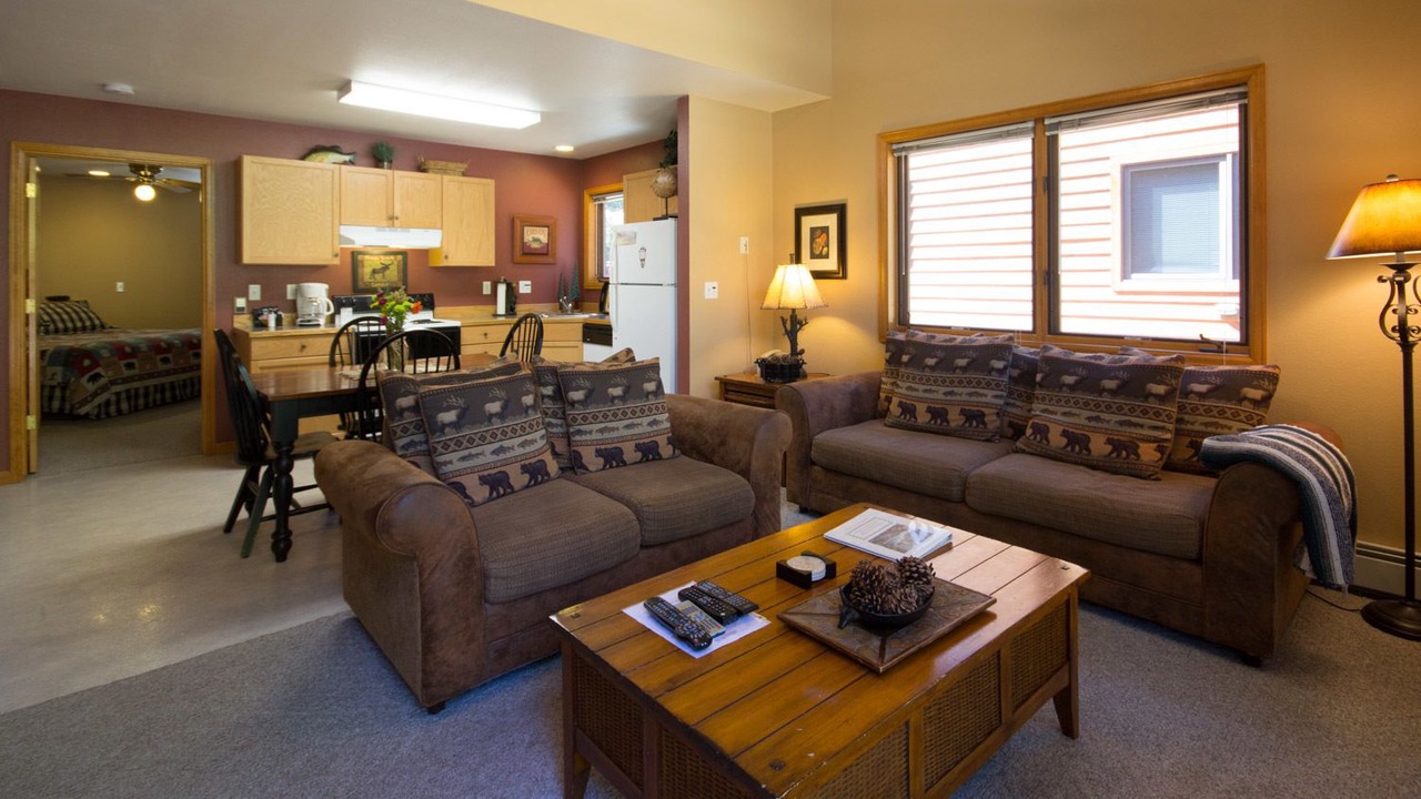 Photo of Livingroom in Fall River Estates