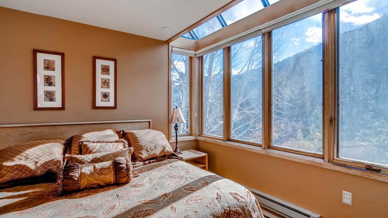 Photo of Bedroom in Lakeside Village