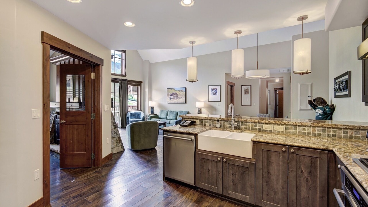 Photo of Kitchen in Peak 8