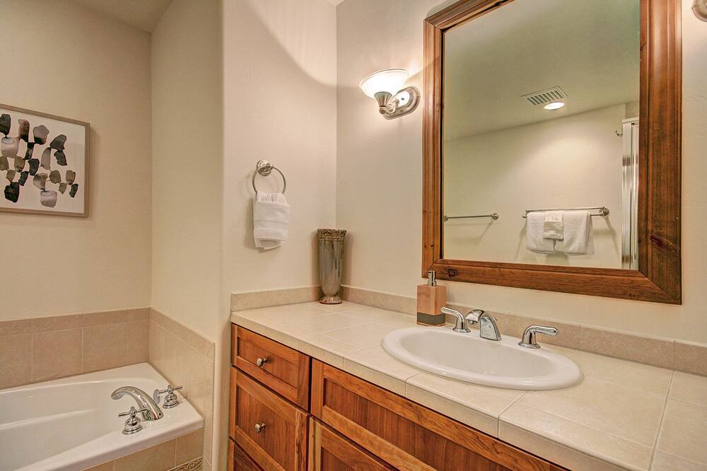 Photo of Bathroom in The Highlands