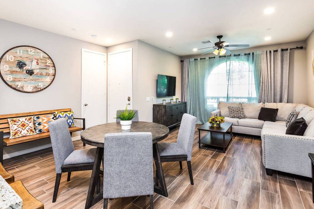 Photo of Livingroom in Lake Forest