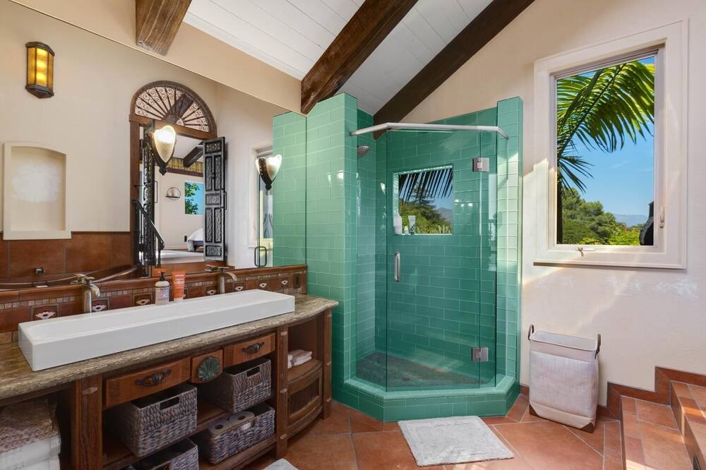 Photo of Bathroom in Alta Mesa