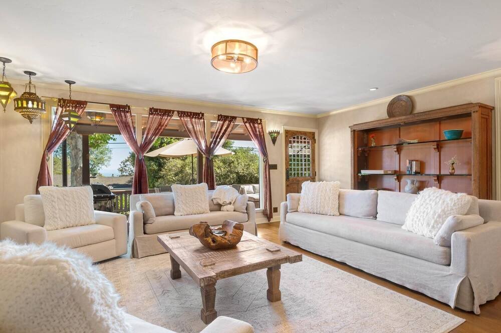 Photo of Bedroom in Alta Mesa